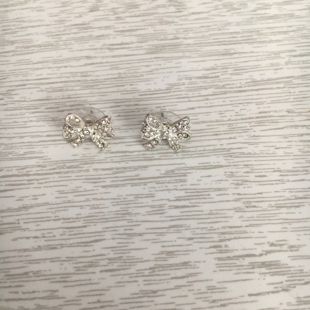 Pretty bow earrings